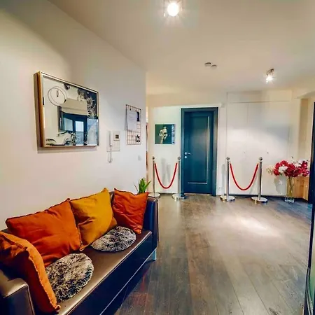 Lovely 3bd - Rooftop - Jacuzzi&sauna * Prag
