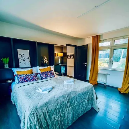 Apartment Lovely 3bd - Rooftop - Jacuzzi&sauna Prag