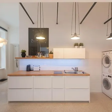 Charming Vodickova Apartment *