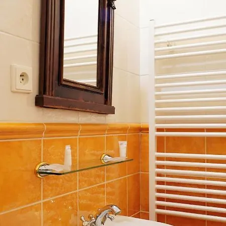 Hotel U Zlateho Jelena
