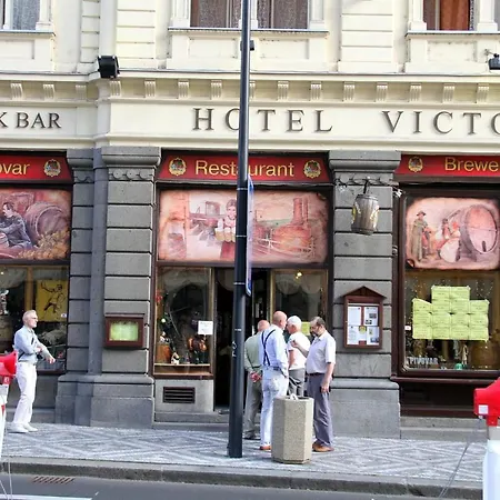 Victor Hotell