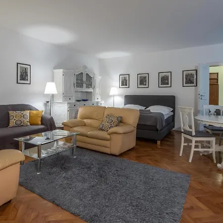 Carolinum Apartment Prag