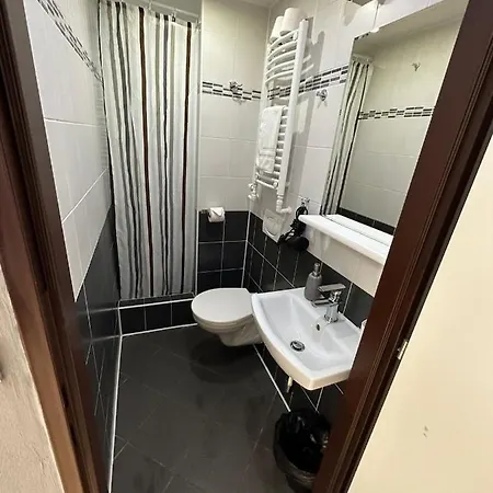 Central Studios 3*