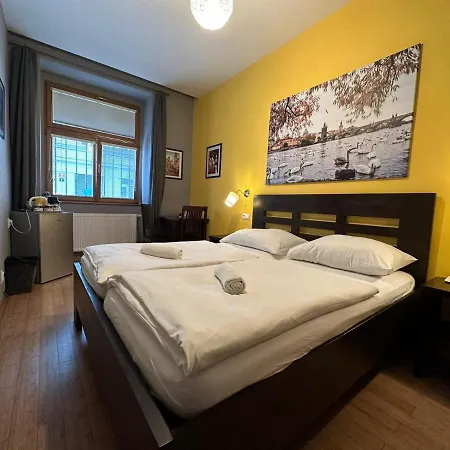 Central Studios Hotel 3*