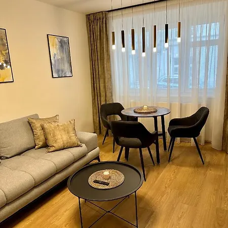 Panenska Apartment *