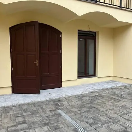 V Prizemi S Kuchyni A Koupelnou Апартаменты *