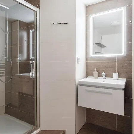 Attic Maisonette In Stresovice By Days *