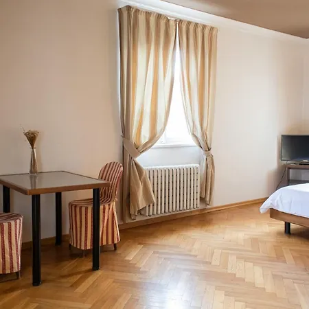 Thunovska Apartmán *