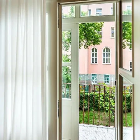 Luxury Riverside * Praag