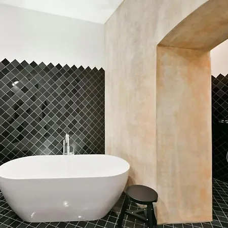Luxury Old Town Apt, Parking Apartment *
