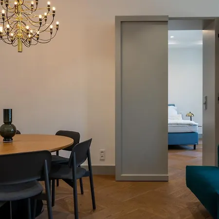 Luxury Old Town Apt, Parking *