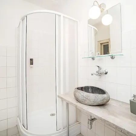 Flat In Zizkov -204- Apartament