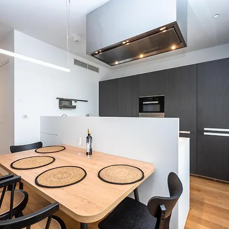 Wishlist Residences - Karlin Free Parking Апартаменты Прага