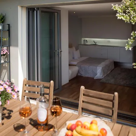Luxury Penthouse Apartment *