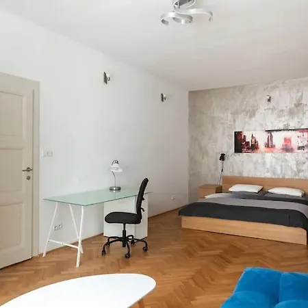 2 Bedrooms Near Wenceslas Sq Apartament *