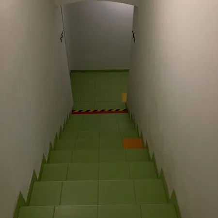 Hostal Capsule Zizkov Tower Praga