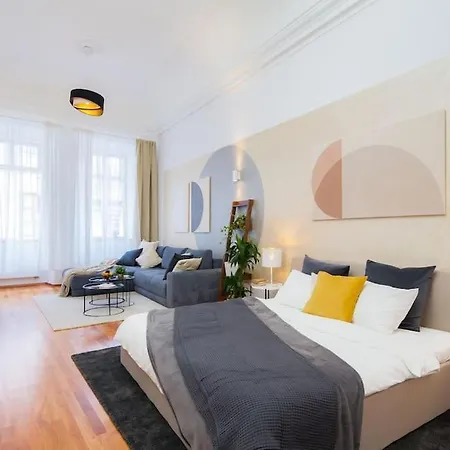 Lovely Historical In Mala Strana - N1st شقة براغ