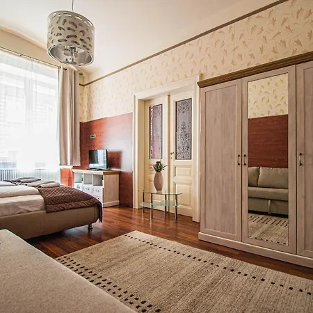 Apartment 2bdr Flat Behind Museum *