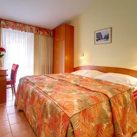 Hotell Seifert 4*