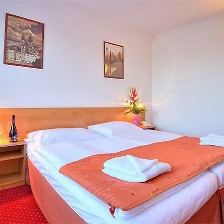 Hotel Globus 3*