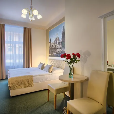 Taurus Hotell 4*