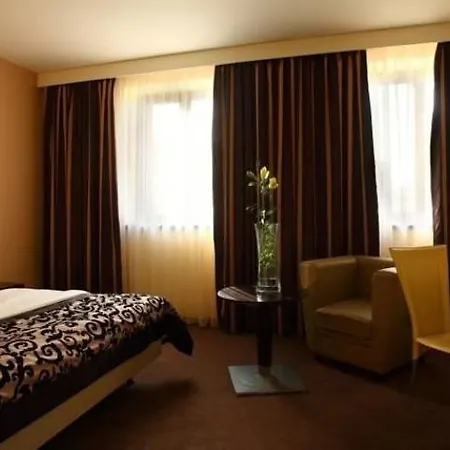 Otel Elephant Design