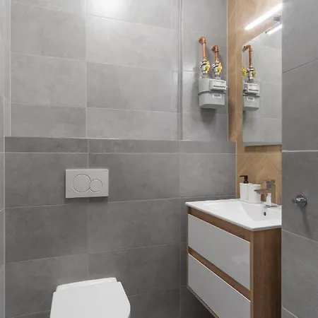 Days - Modern Apts - Fast Wifi - Netflix - 7 Min Wenceslas Sq