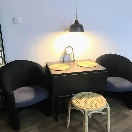 Fun Tiki Vibe / Charles Bridge / Netflix Appartement *