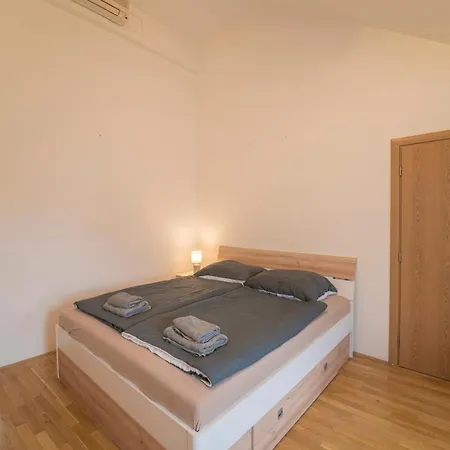 Free Parking- Cozy In Historical Building Center Prague
