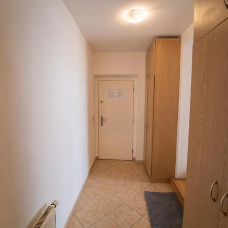 Apartment Free Parking- Cozy In Historical Building Center