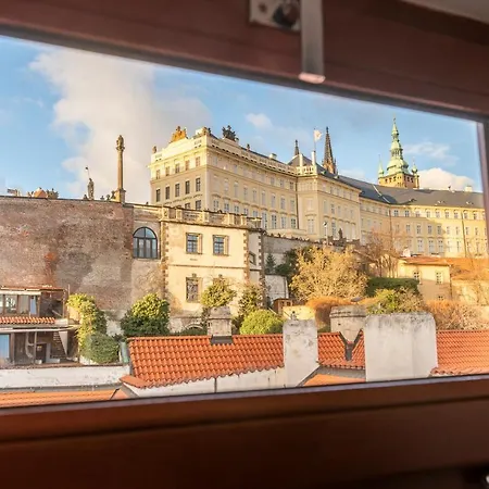 Aparthotel Primavera - Castle View *