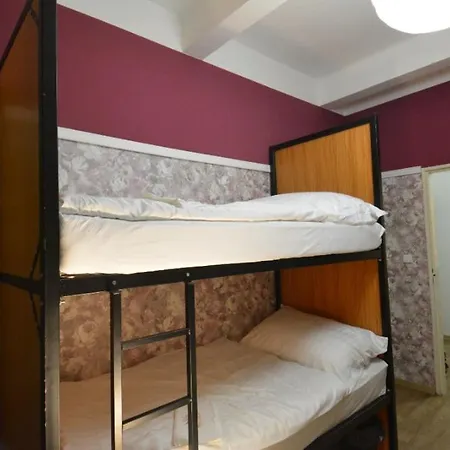 Helen U Namesti Miru Prague