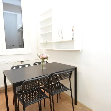 Helen U Namesti Miru Hostel Prague