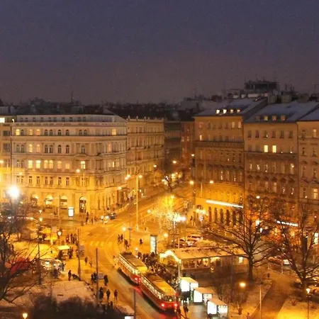 Helen U Namesti Miru Hostel Prague