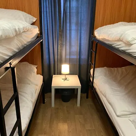 Helen U Namesti Miru Prague