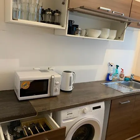 Hostel Helen U Namesti Miru Prague