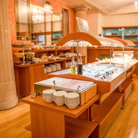 Hotel Grand Relax & Wellness & Beer & Thermal In Meteor Plaza - Since 1307 4*