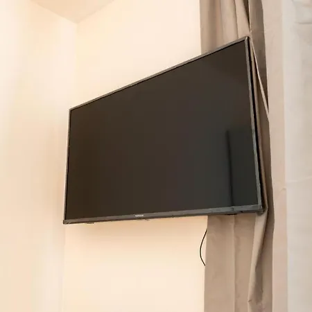 Brand New #71 With Free Secure Parking In The Center Apartament