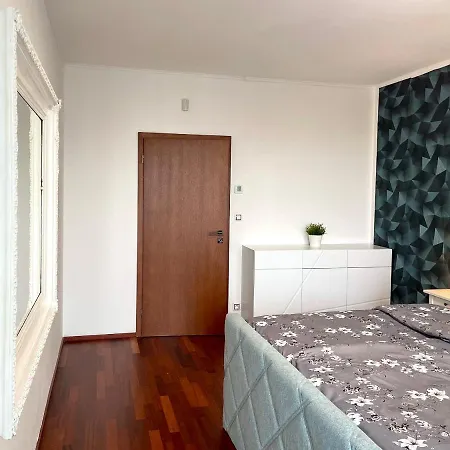 The Dawn Towers Zizkov Apartment Prague
