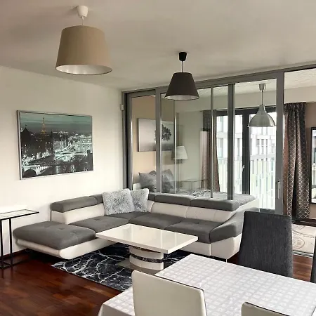 The Dawn Towers Zizkov Apartment