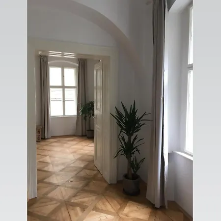 Apartment Stylish 5 Mins From The Charles Bridge