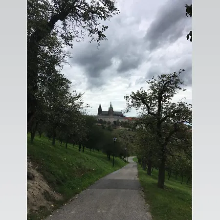 Stylish 5 Mins From The Charles Bridge *