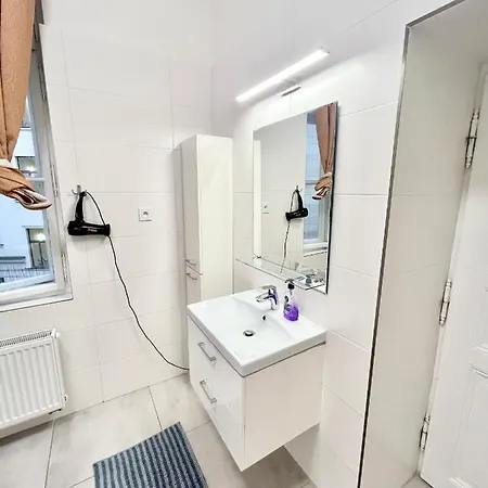 דירה Spacious 2bdr With Free Parking In Wenceslas Square פראג