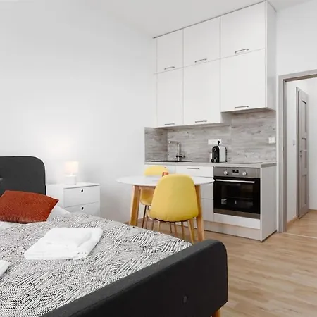 Apartmán Quiet With Kitchen Near The Metro Praha