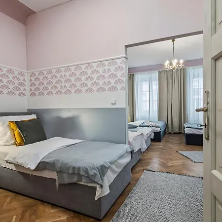 Charles Bridge Historical Apts By Michal&friends 아파트 프라하
