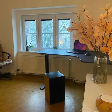 Apartment Flat In The House & Dog Friendly Prague