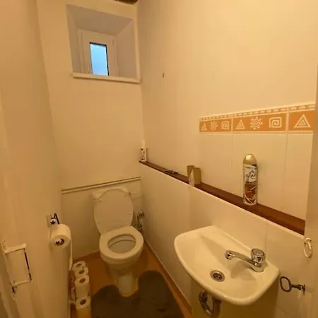 Flat In The House & Dog Friendly Apartment Prague