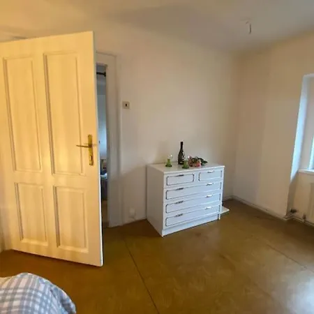 Flat In The House & Dog Friendly * Prague