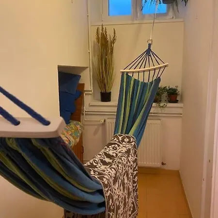 Flat In The House & Dog Friendly *