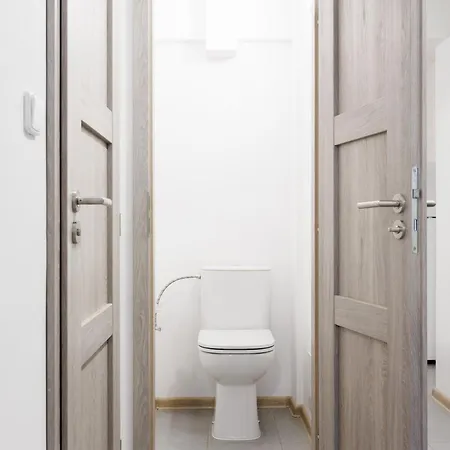 아파트 2 Bedrooms Near The Metro